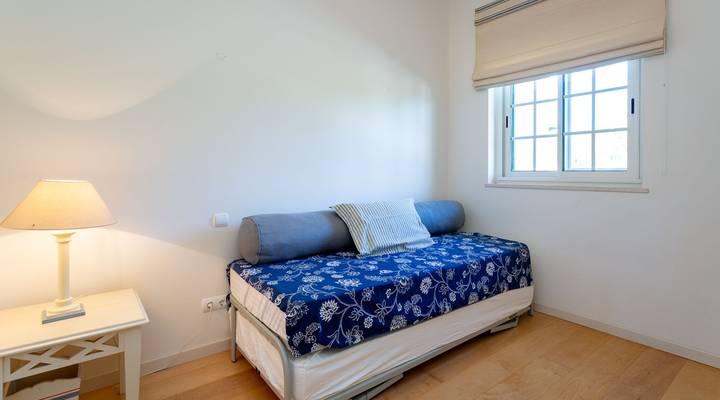 Townhouse with superb golf views Thumbnail