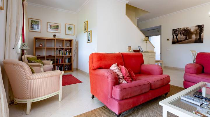 Townhouse with superb golf views Thumbnail