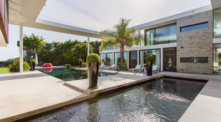 LUXURY MODERN HOME Thumbnail