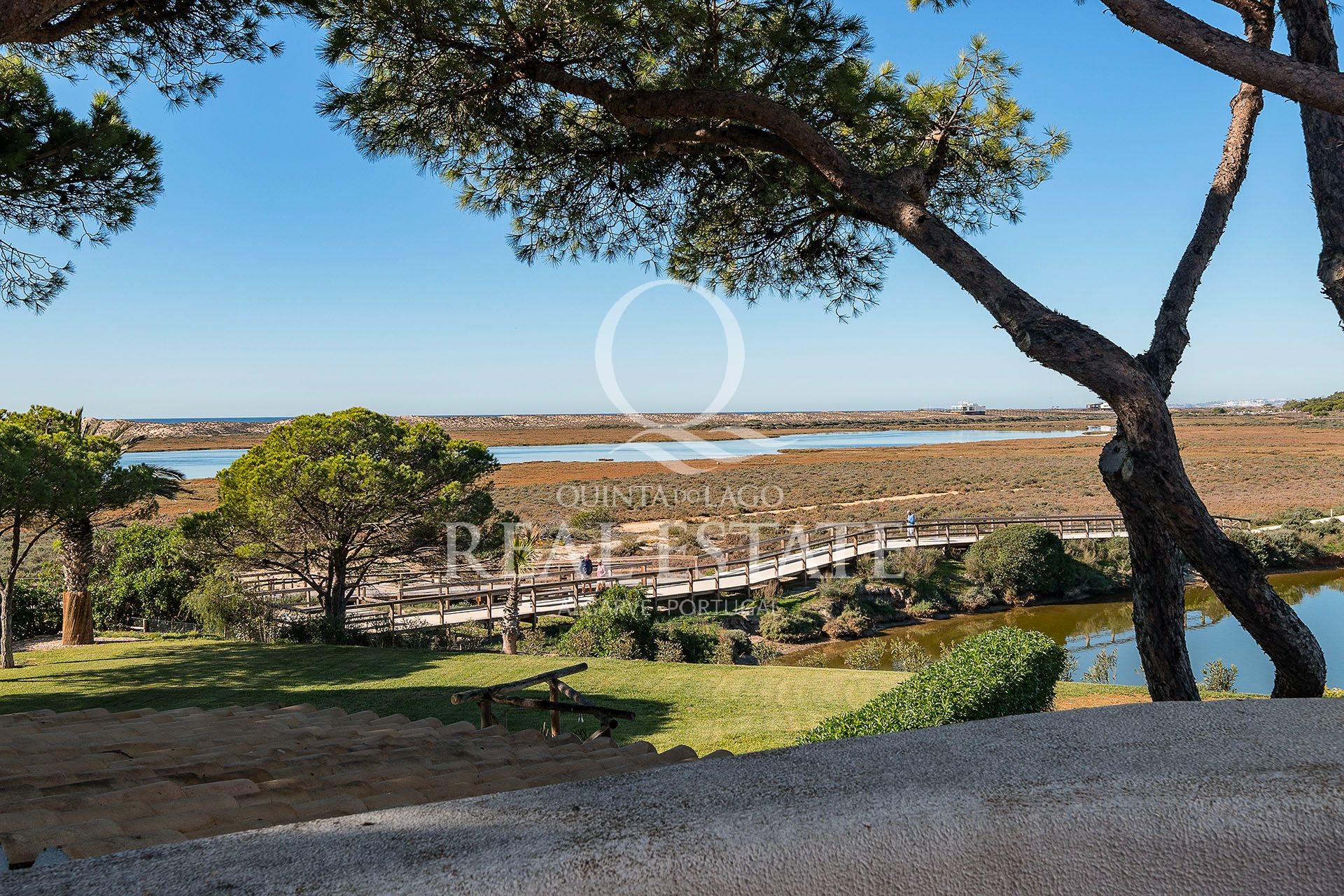 Idyllic Lake Front Home Quinta do Lago