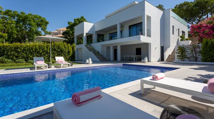 Contemporary Golf Villa Thumbnail