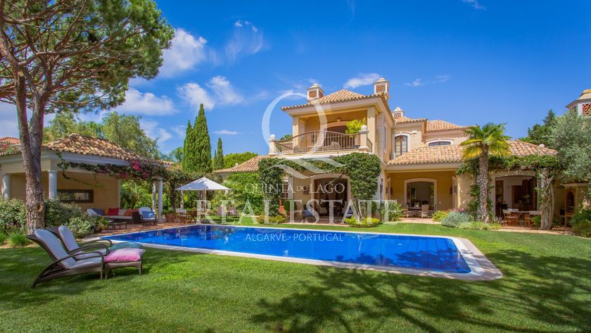 ELEGANT CLASSIC VILLA