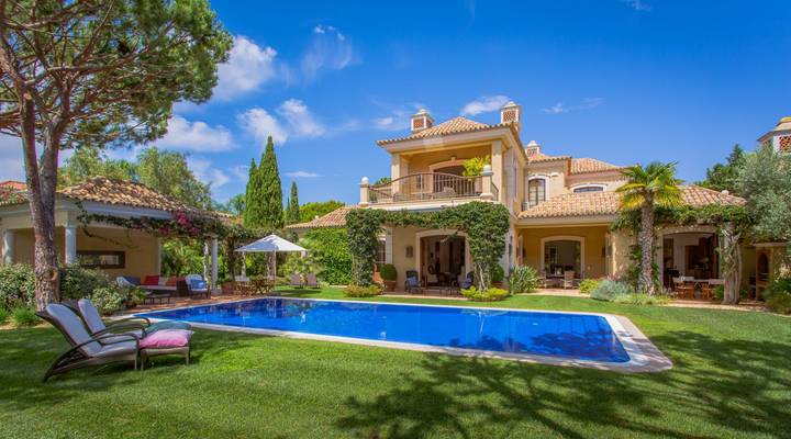 ELEGANT CLASSIC VILLA Thumbnail