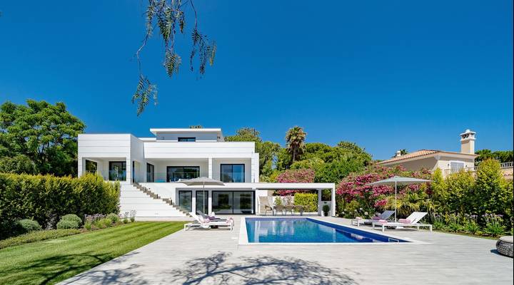 Contemporary Golf Villa Thumbnail