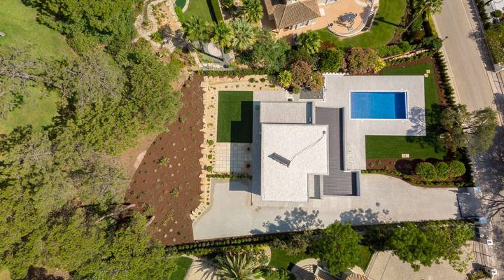 Contemporary Golf Villa Thumbnail
