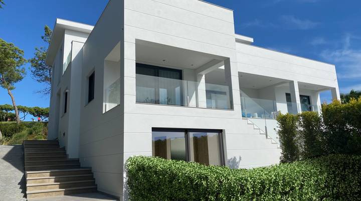 Contemporary Golf Villa Thumbnail