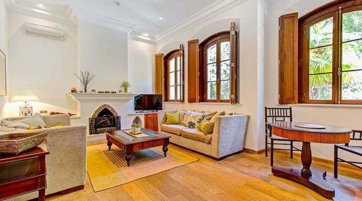 ELEGANT CLASSIC VILLA Thumbnail