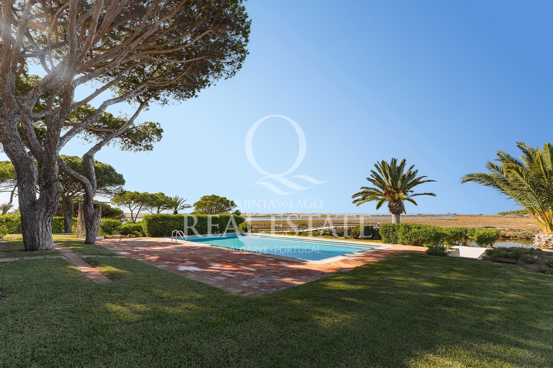 Idyllic Lake Front Home Quinta do Lago