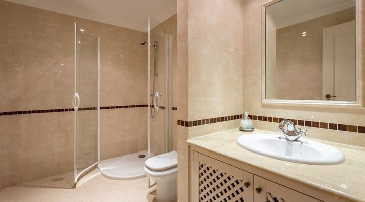 Townhouse with superb golf views Thumbnail