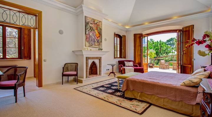 ELEGANT CLASSIC VILLA Thumbnail