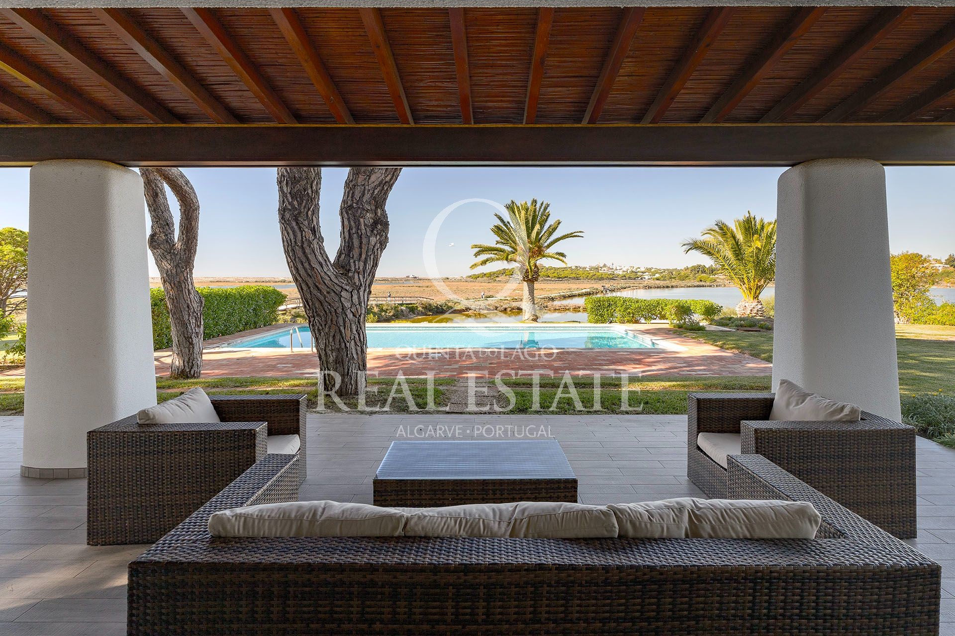 Idyllic Lake Front Home Quinta do Lago