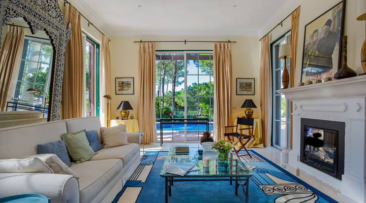 ATTRACTIVE VILLA WITH CAPTIVATING GOLF VIEW Thumbnail