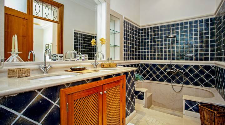ELEGANT CLASSIC VILLA Thumbnail