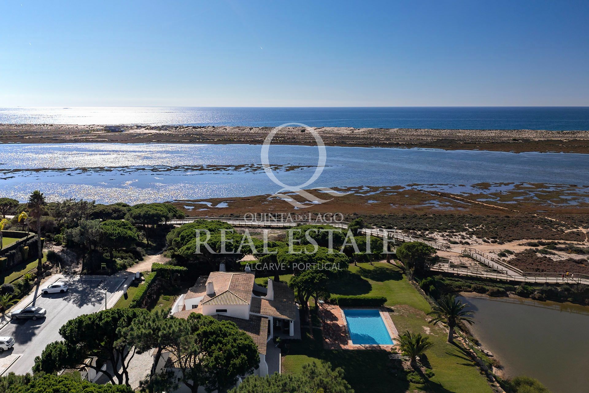 Idyllic Lake Front Home Quinta do Lago
