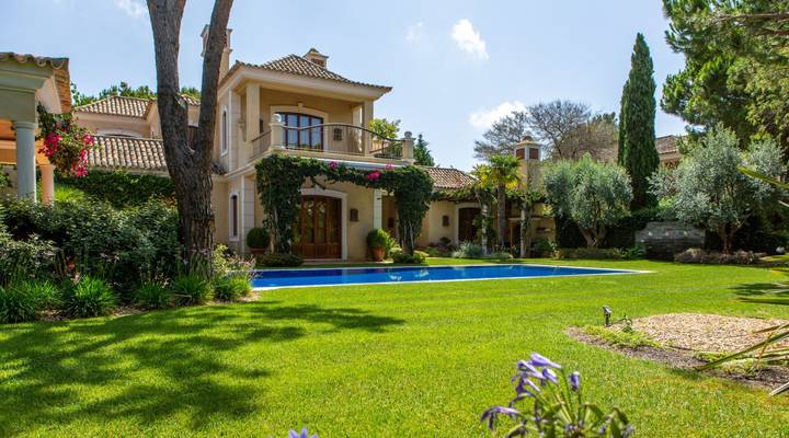 ELEGANT CLASSIC VILLA Thumbnail