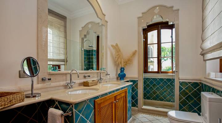 ELEGANT CLASSIC VILLA Thumbnail