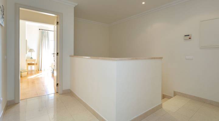 Townhouse with superb golf views Thumbnail