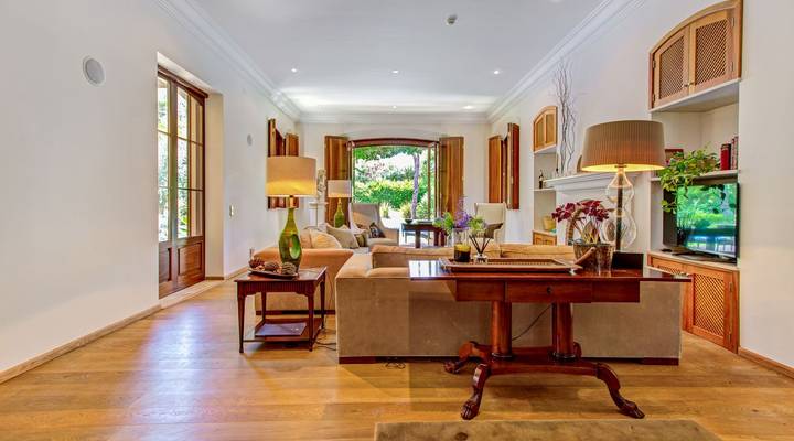 ELEGANT CLASSIC VILLA Thumbnail