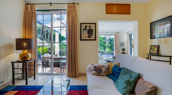 ATTRACTIVE VILLA WITH CAPTIVATING GOLF VIEW Thumbnail