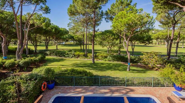 ATTRACTIVE VILLA WITH CAPTIVATING GOLF VIEW Thumbnail