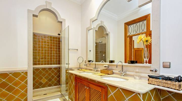 ELEGANT CLASSIC VILLA Thumbnail