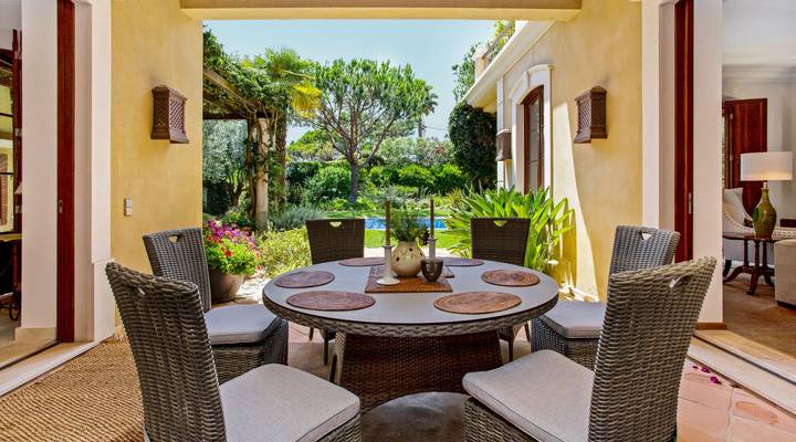 ELEGANT CLASSIC VILLA Thumbnail