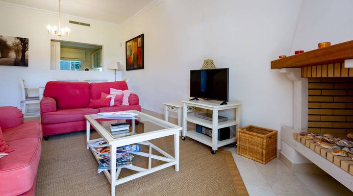 Townhouse with superb golf views Thumbnail