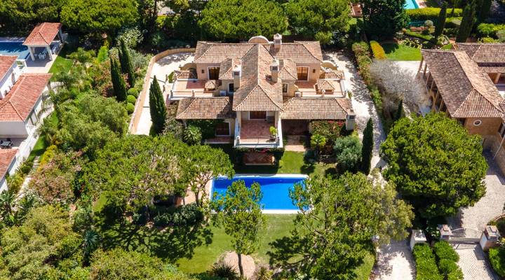 ELEGANT CLASSIC VILLA Thumbnail