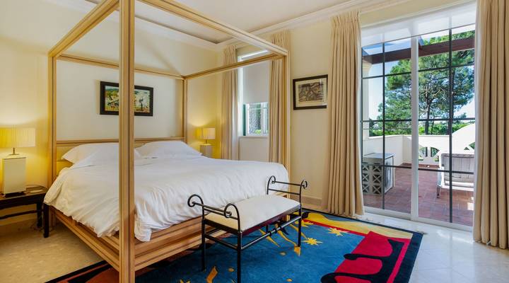 ATTRACTIVE VILLA WITH CAPTIVATING GOLF VIEW Thumbnail