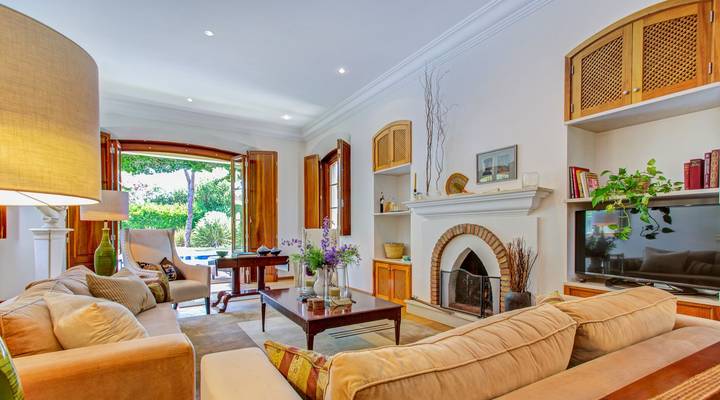 ELEGANT CLASSIC VILLA Thumbnail