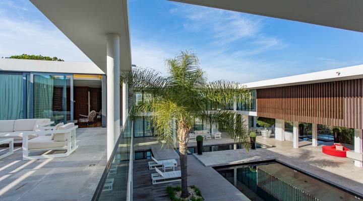LUXURY MODERN HOME Thumbnail